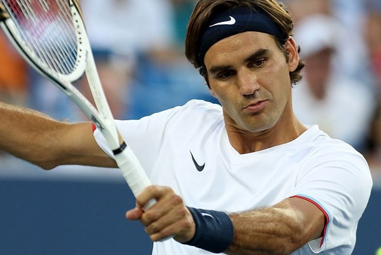 How to Become A Master At Overcoming Hard Moments. Picture of Roger Federer